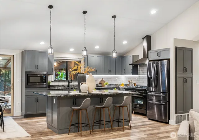 Photo 4 of Single family home for sale at 20400 2nd Avenue SW, Normandy Park, WA 98166 | MLS# NWM2576349 | Listing updated on 2026-10-01
