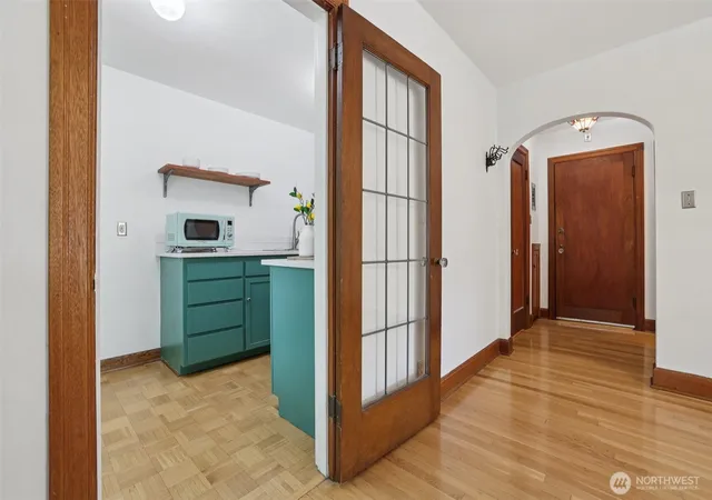 Photo 4 of Condo for sale at 408 Bellevue Ave E #206, Seattle, WA 98102 | MLS# NWM2576355 | Listing updated on 2026-09-25