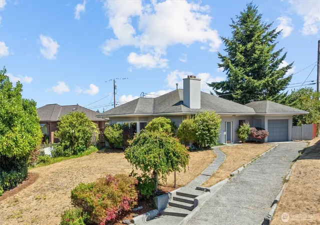 Photo 1 of Single family home for sale at 5025 Wilmington Ave, Everett, WA 98203 | MLS# NWM2576359 | Listing updated on 2026-09-30