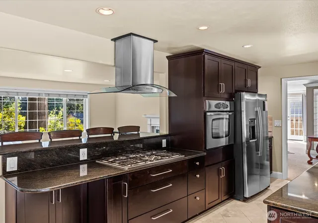 Photo 2 of Single family home for sale at 10610 Ne 190th Street, Bothell, WA 98011 | MLS# NWM2576362 | Listing updated on 2026-10-01