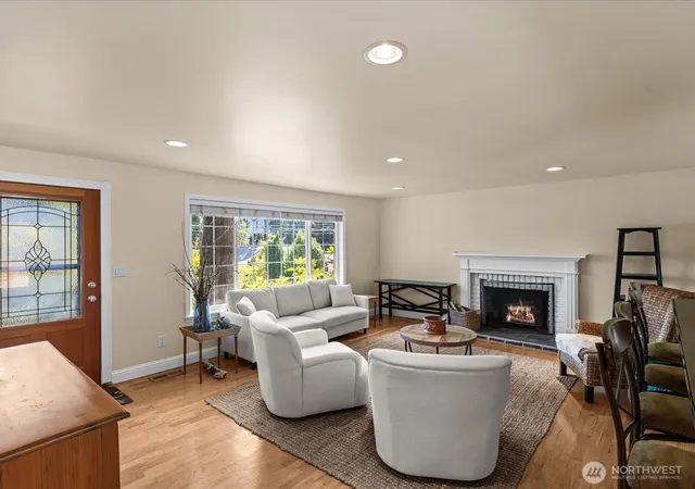 Photo 3 of Single family home for sale at 10610 Ne 190th Street, Bothell, WA 98011 | MLS# NWM2576362 | Listing updated on 2026-10-01