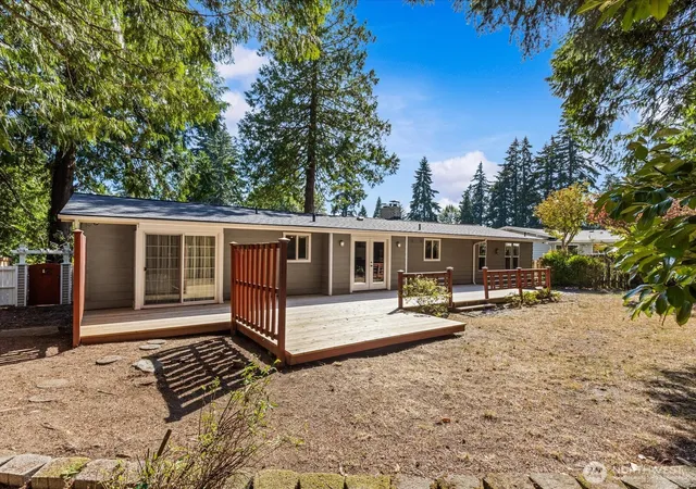 Photo 3 of Single family home for sale at 10610 NE 190th Street, Bothell, WA 98011 | MLS# NWM2576362 | Listing updated on 2026-10-01