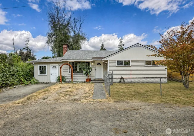 Photo 1 of Single family home for sale at 4975 Johnson St Nw, Bremerton, WA 98311 | MLS# NWM2576370 | Listing updated on 2026-09-25
