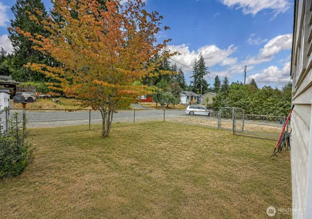 Photo 2 of Single family home for sale at 4975 Johnson St Nw, Bremerton, WA 98311 | MLS# NWM2576370 | Listing updated on 2026-09-25