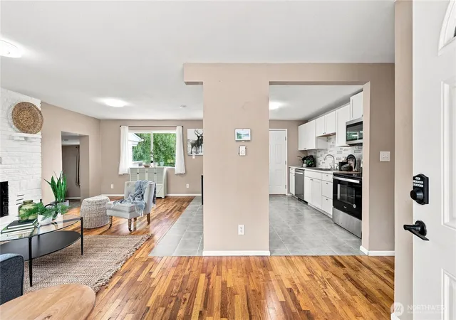 Photo 4 of Single family home for sale at 4975 Johnson St NW, Bremerton, WA 98311 | MLS# NWM2576370 | Listing updated on 2026-09-25