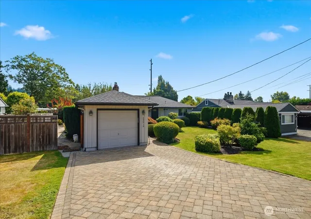Photo 3 of Sale Pending at 22919 74th Avenue W, Edmonds, WA 98026 | MLS# NWM2576372 | Listing updated on 2026-09-26