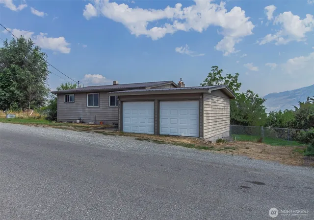 Photo 3 of Sale Pending at 38 Hart Rd, Oroville, WA 98844 | MLS# NWM2576377 | Listing updated on 2026-09-22