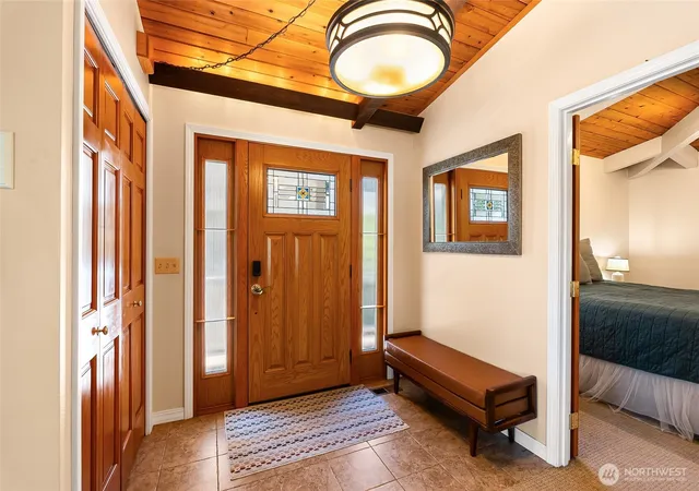 Photo 4 of Single family home for sale at 555 E Hemmi Rd, Lynden, WA 98264 | MLS# NWM2576382 | Listing updated on 2026-09-30