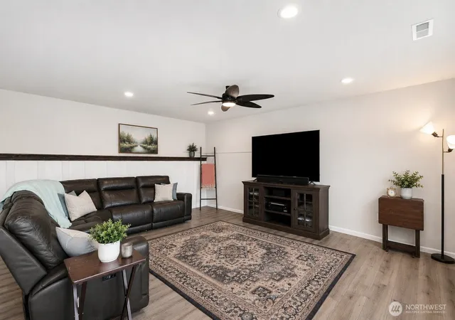 Photo 3 of Single family home for sale at 13811 197th Street E, Graham, WA 98338 | MLS# NWM2576394 | Listing updated on 2026-09-29