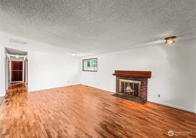 Photo 3 of Single family home for sale at 1309 Lenore Dr, Tacoma, WA 98406 | MLS# NWM2576409 | Listing updated on 2026-09-30