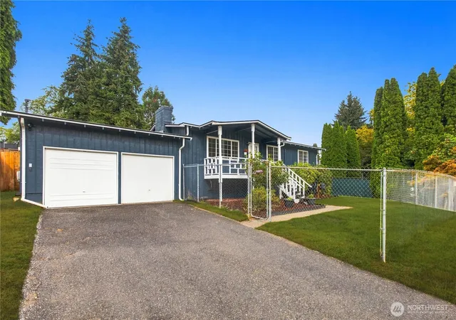 Photo 2 of Sale Pending at 33211 26th Avenue Sw, Federal Way, WA 98023 | MLS# NWM2576419 | Listing updated on 2026-09-28