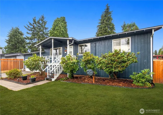 Photo 3 of Sale Pending at 33211 26th Avenue Sw, Federal Way, WA 98023 | MLS# NWM2576419 | Listing updated on 2026-09-28