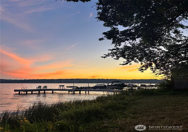 Photo 3 of Single family home for sale at 3027 E Lake Sammamish Pkwy Se, Sammamish, WA 98075 | MLS# NWM2576423 | Listing updated on 2026-09-25