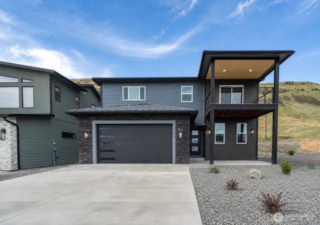 Photo 3 of Single family home for sale at 201 Bridgeview Dr, Vantage, WA 98950 | MLS# NWM2576433 | Listing updated on 2026-09-25