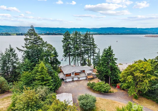 Photo 2 of Sale Pending at 10 Little Cape Horn, Cathlamet, WA 98612 | MLS# NWM2576454 | Listing updated on 2026-09-25