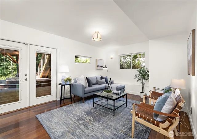 Photo 3 of Sale Pending at 2035 W Lake Sammamish Pkwy SE, Bellevue, WA 98008 | MLS# NWM2576457 | Listing updated on 2026-10-02