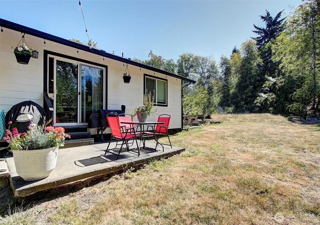 Photo 4 of Single family home for sale at 275 Studebaker Spur 2 Rd, Castle Rock, WA 98611 | MLS# NWM2576461 | Listing updated on 2026-09-25