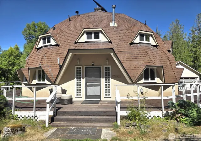 Photo 3 of Single family home for sale at 17230 Jonas Hl Ln Se, Rainier, WA 98576 | MLS# NWM2576470 | Listing updated on 2026-09-19