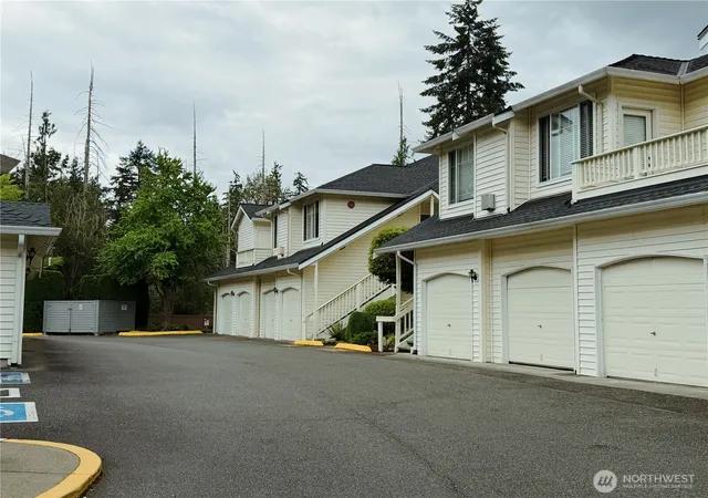 Condo for sale at 4702 Ml Pond Dr SE #212, Auburn, WA 98092 | MLS# NWM2576480