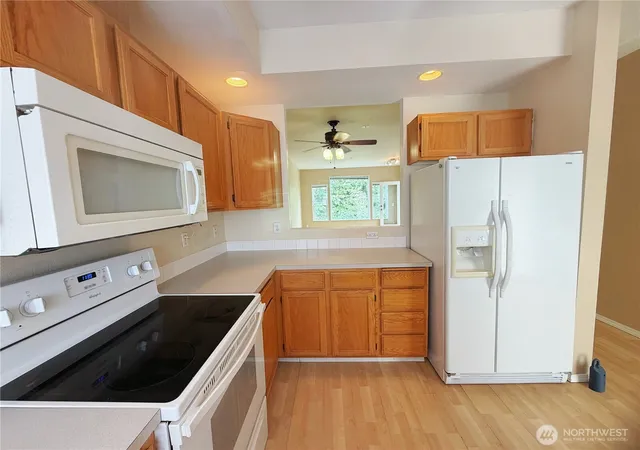 Photo 3 of Condo for sale at 4702 Ml Pond Dr SE #212, Auburn, WA 98092 | MLS# NWM2576480 | Listing updated on 2026-09-29