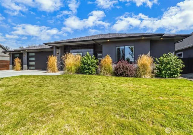 Photo 1 of Single family home for sale at 122 Sonoma Pl, Walla Walla, WA 99362 | MLS# NWM2576482 | Listing updated on 2026-09-30