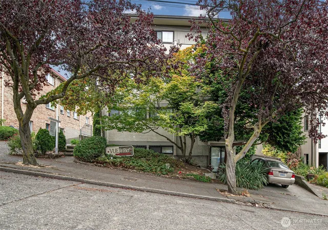 Photo 1 of Condo for sale at 914 6th Avenue N #201, Seattle, WA 98109 | MLS# NWM2576485 | Listing updated on 2026-09-30