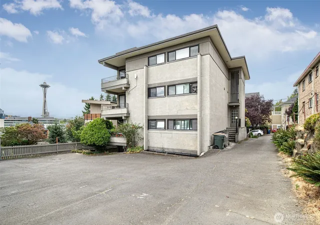 Photo 2 of Condo for sale at 914 6th Avenue N #201, Seattle, WA 98109 | MLS# NWM2576485 | Listing updated on 2026-09-30