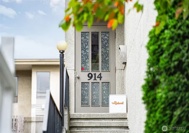 Photo 3 of Condo for sale at 914 6th Avenue N #201, Seattle, WA 98109 | MLS# NWM2576485 | Listing updated on 2026-09-30