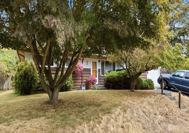 Photo 2 of Sale Pending at 420 S 128th Street, Seattle, WA 98168 | MLS# NWM2576486 | Listing updated on 2026-09-21