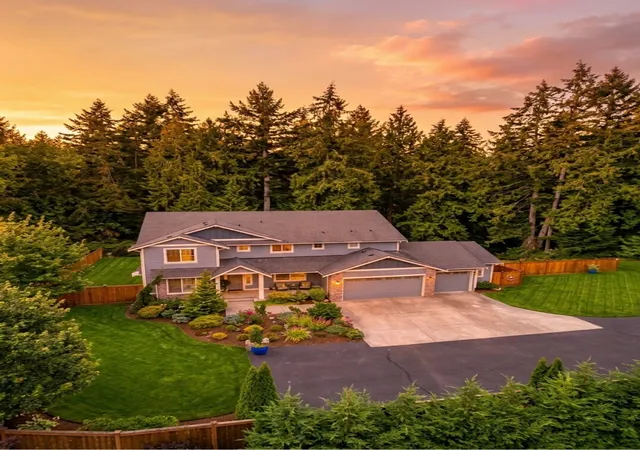 Single family home for sale at 11516 211th Avenue SE, Snohomish, WA 98290 | MLS# NWM2576491