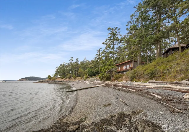Photo 1 of Single family home for sale at 1443 Yacht Hvn Rd, Friday Harbor, WA 98250 | MLS# NWM2576504 | Listing updated on 2026-09-30