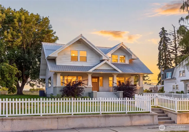 Photo 1 of Single family home for sale at 618 E Birch St, Waterville, WA 98858 | MLS# NWM2576512 | Listing updated on 2026-10-02