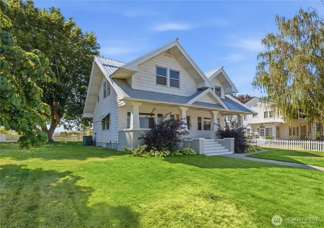 Photo 3 of Single family home for sale at 618 E Birch St, Waterville, WA 98858 | MLS# NWM2576512 | Listing updated on 2026-10-02