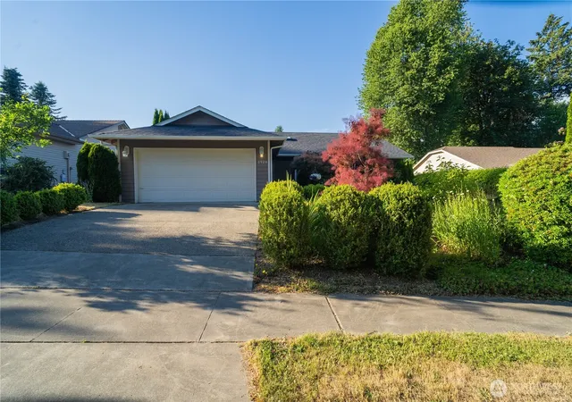 Photo 2 of Single family home for sale at 2928 Briar Lea Loop Se, Olympia, WA 98501 | MLS# NWM2576514 | Listing updated on 2026-09-25