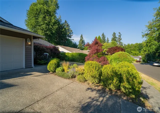 Photo 4 of Single family home for sale at 2928 Briar Lea Loop SE, Olympia, WA 98501 | MLS# NWM2576514 | Listing updated on 2026-09-25