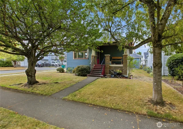 Photo 2 of Single family home for sale at 1081 Lafromboise St, Enumclaw, WA 98022 | MLS# NWM2576519 | Listing updated on 2026-09-25