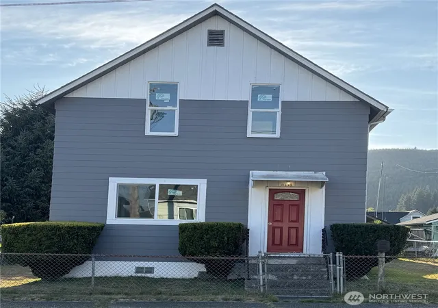 Photo 1 of Single family home for sale at 1118 Larch St, Raymond, WA 98577 | MLS# NWM2576534 | Listing updated on 2026-09-25