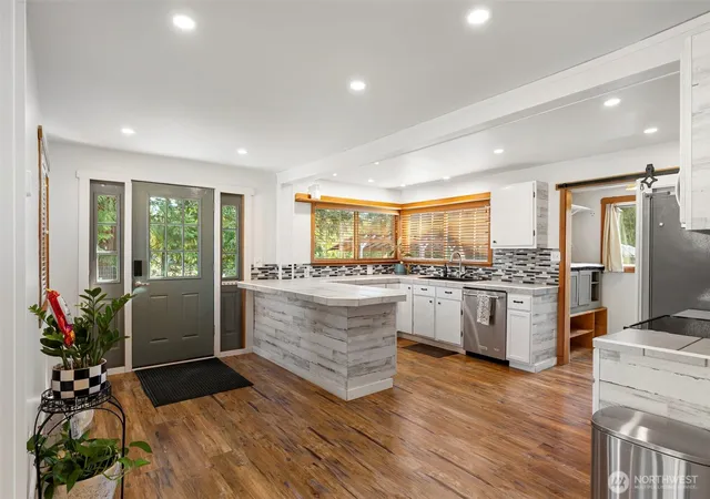 Photo 4 of Sale Pending at 253 NW Lindor Way, Poulsbo, WA 98370 | MLS# NWM2576536 | Listing updated on 2026-09-14