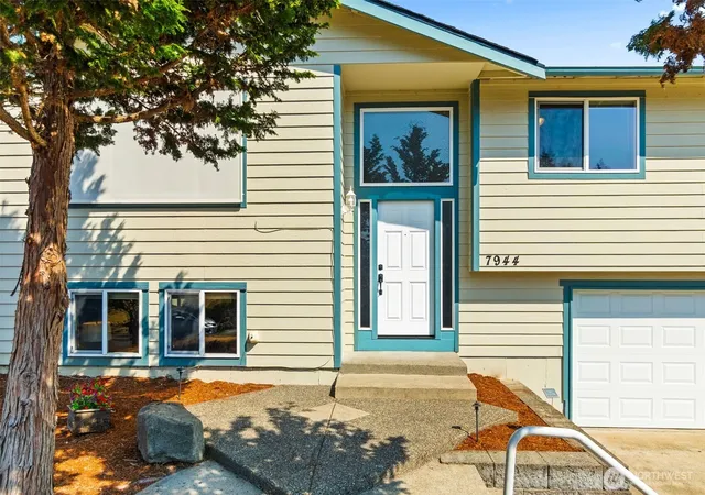Photo 3 of Single family home for sale at 7944 Spartan Ct Se, Lacey, WA 98503 | MLS# NWM2576540 | Listing updated on 2026-09-28