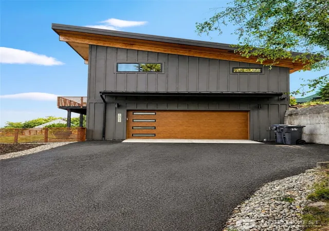 Photo 1 of Single family home for sale at 1011 Alden Rd, Aberdeen, WA 98520 | MLS# NWM2576583 | Listing updated on 2026-09-25