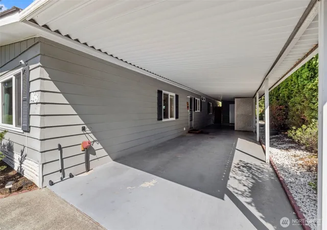 Photo 3 of Manufactured home for sale at 201 Union Ave Se #188, Renton, WA 98059 | MLS# NWM2576593 | Listing updated on 2026-09-25