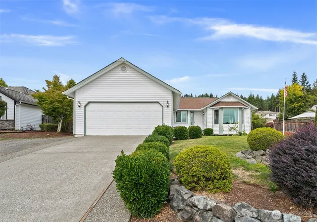 Single family home for sale at 169 Jackson View Dr, Chehalis, WA 98532 | MLS# NWM2576596