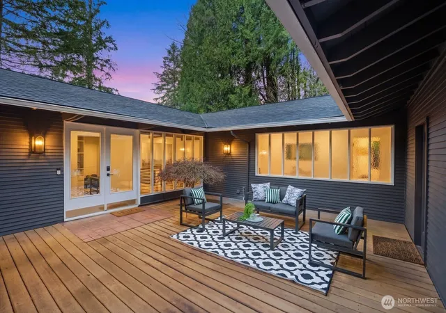 Photo 2 of Sale Pending at 1520 Sycamore Dr Se, Issaquah, WA 98027 | MLS# NWM2576602 | Listing updated on 2026-09-30