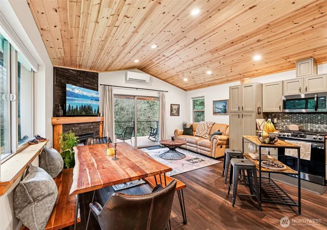 Photo 4 of Single family home for sale at 7374 Mt Baker Hwy, Maple Falls, WA 98266 | MLS# NWM2576614 | Listing updated on 2026-09-25