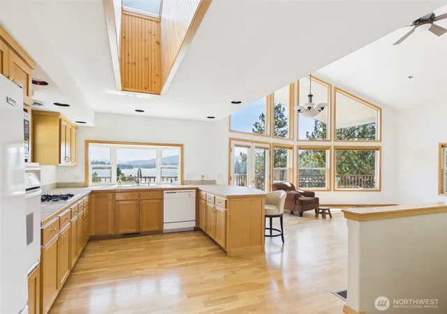 Photo 2 of Single family home for sale at 14 Julian Bay Rd, Republic, WA 99166 | MLS# NWM2576615 | Listing updated on 2026-09-22