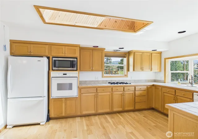 Photo 3 of Single family home for sale at 14 Julian Bay Rd, Republic, WA 99166 | MLS# NWM2576615 | Listing updated on 2026-09-22