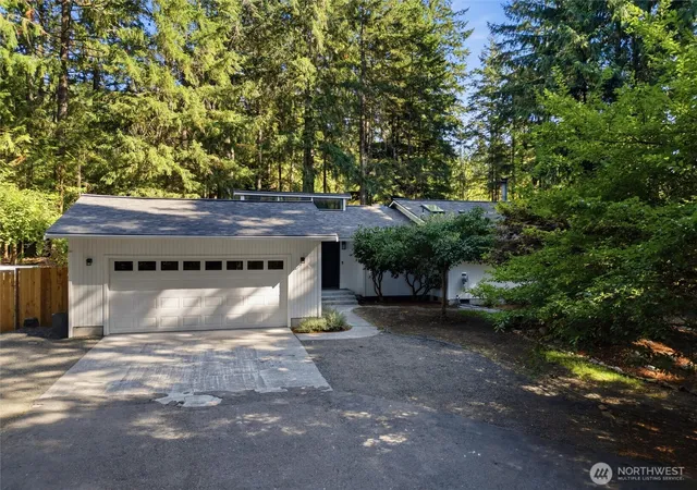 Photo 2 of Single family home for sale at 11606 Creviston Dr Nw, Gig Harbor, WA 98329 | MLS# NWM2576625 | Listing updated on 2026-10-14