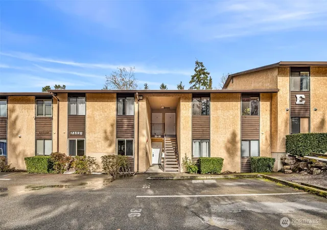 Photo 2 of Sale Pending at 12520 Ne 145th Terrace #E33, Kirkland, WA 98034 | MLS# NWM2576640 | Listing updated on 2026-09-25