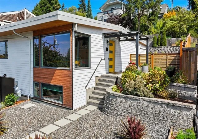 Photo 3 of Single family home for sale at 2568 13th Avenue W, Seattle, WA 98119 | MLS# NWM2576648 | Listing updated on 2026-09-26