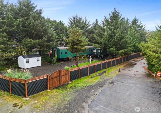 Photo 3 of Single family home for sale at 204 Ocean Blvd, Ocean Shores, WA 98569 | MLS# NWM2576649 | Listing updated on 2026-09-25